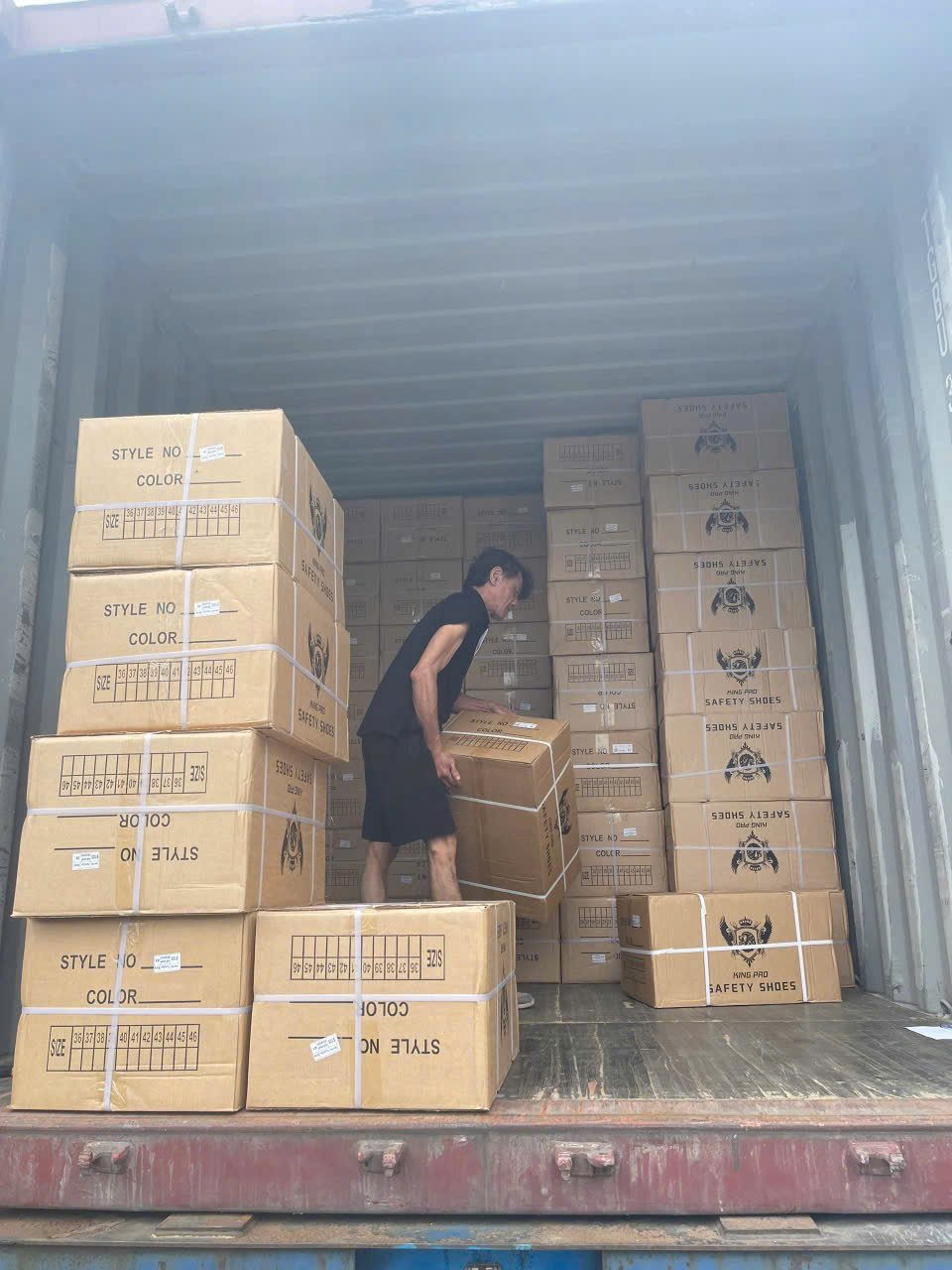 Địa chỉ cung cấp giày bảo hộ chống tĩnh điện tại Hà Nội