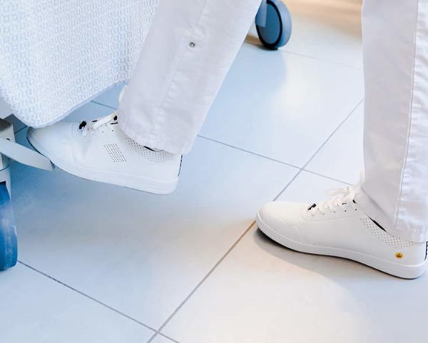 Giày bảo hộ chống tĩnh điện là gì?