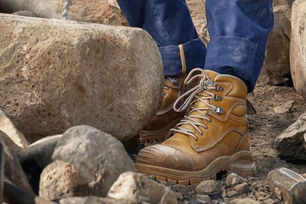 Giày bảo hộ lao động KingPro - Giải pháp bảo hộ chuyên nghiệp số 1 đạt chuẩn quốc tế